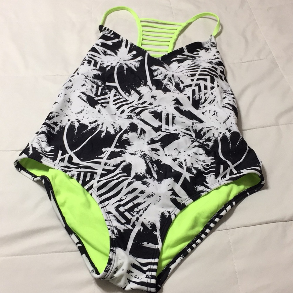 Xhilaration swimming suit, NWT
